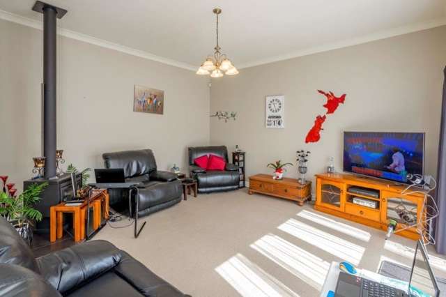 14 Queenwood Road Levin_2