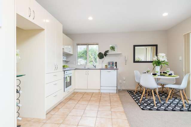 3/57 Gladstone Road Northcote_4