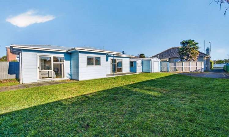 18b Barton Avenue 2105_7
