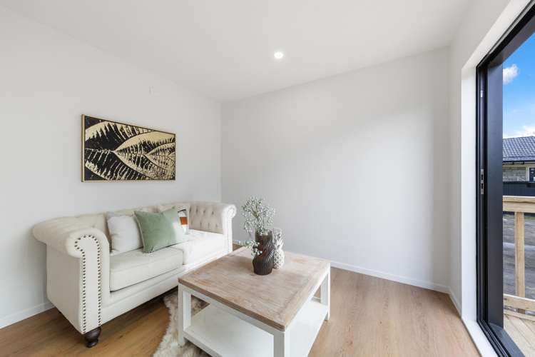 8 Malcolm Place Mangere East_13