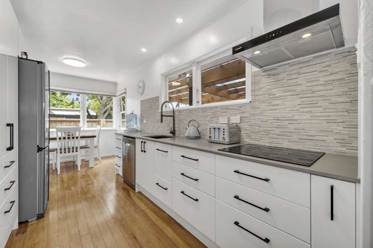 15 Waikaremoana Place Pakuranga Heights_9