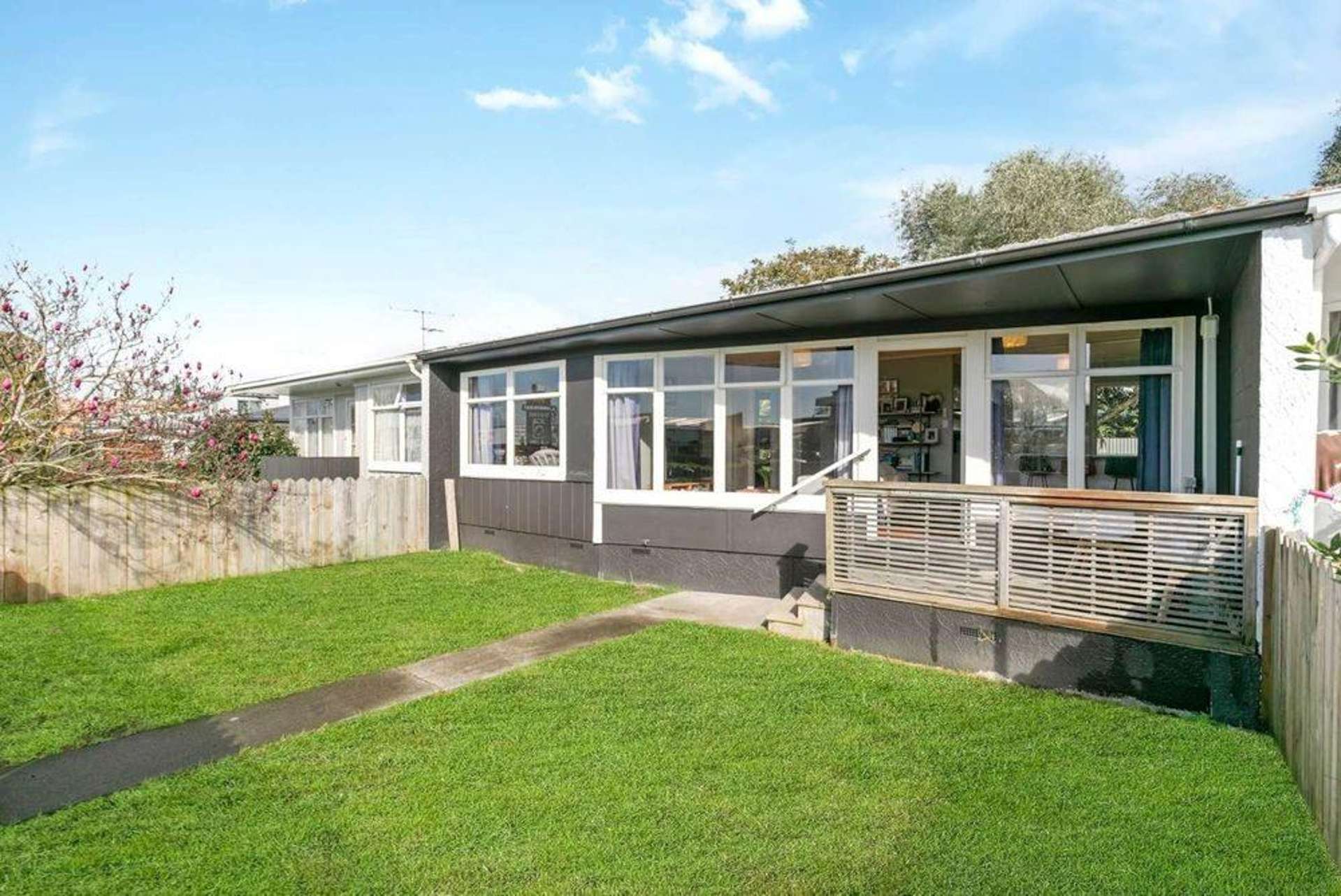 2/276 Rosebank Road Avondale_0