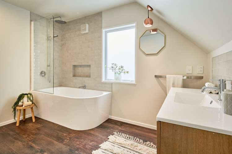 44 Cheviot Road Lowry Bay_21