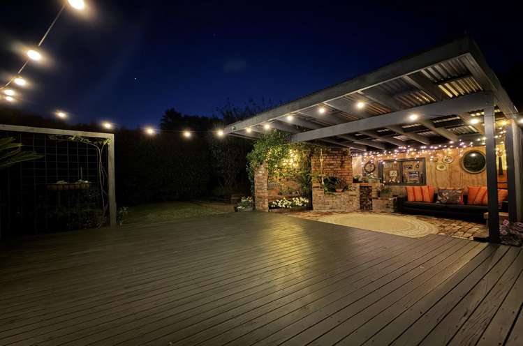 8 Craigbank Avenue New Lynn_25