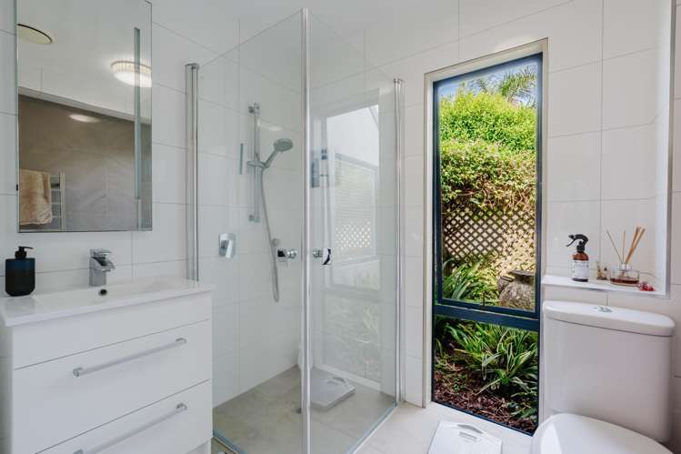 5 Earls Court Hillcrest_12