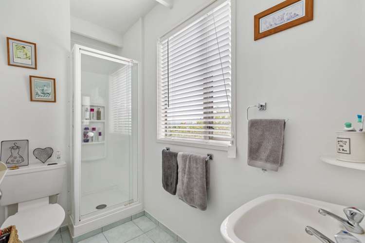 6 Portland Street Welcome Bay_11