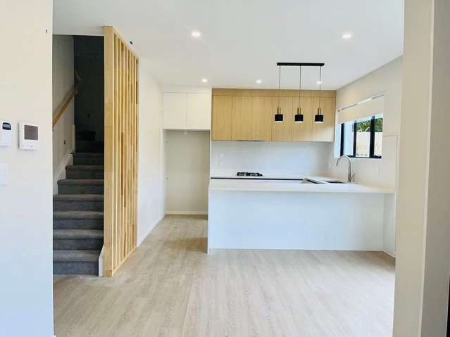 30A Lowtherhurst Road Massey_3