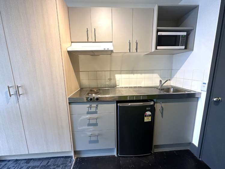 611/133 Beach Road 10015_2