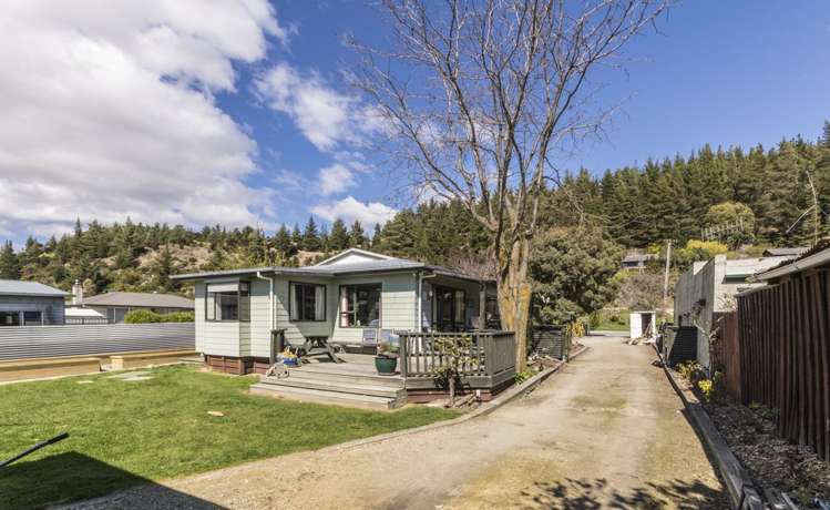 31 Main Road Luggate_21