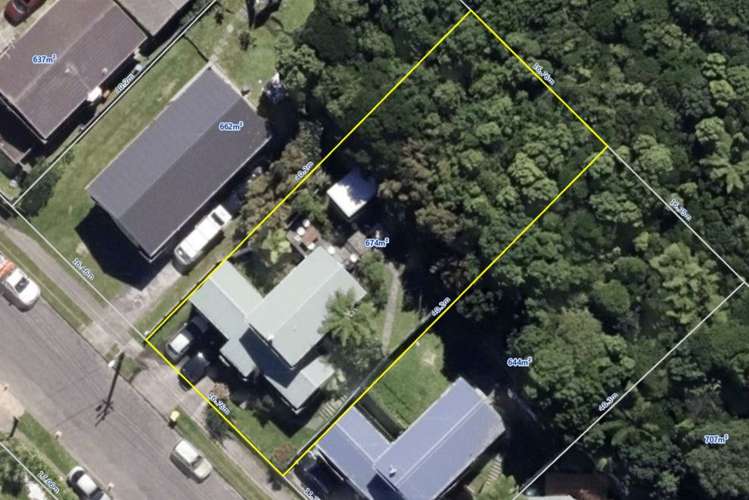 54 Cardiff Crescent Cannons Creek_15