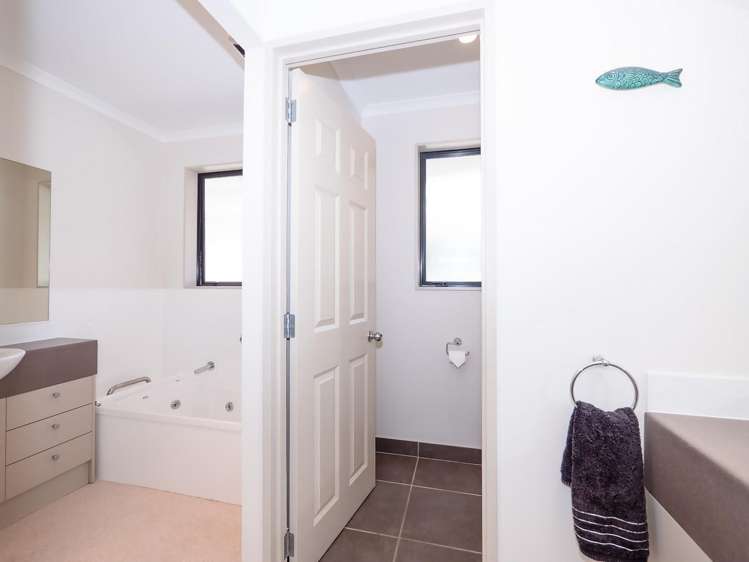 25 School Road Paihia_13