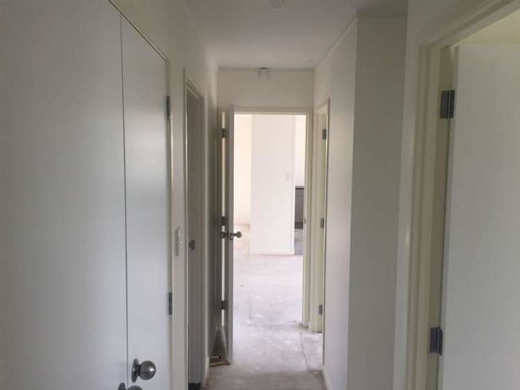 2/139 Clevedon Road Papakura_4