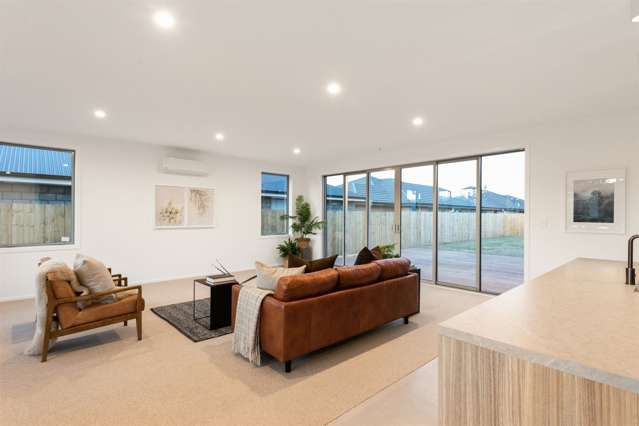 23 Harvard Road Burleigh_4