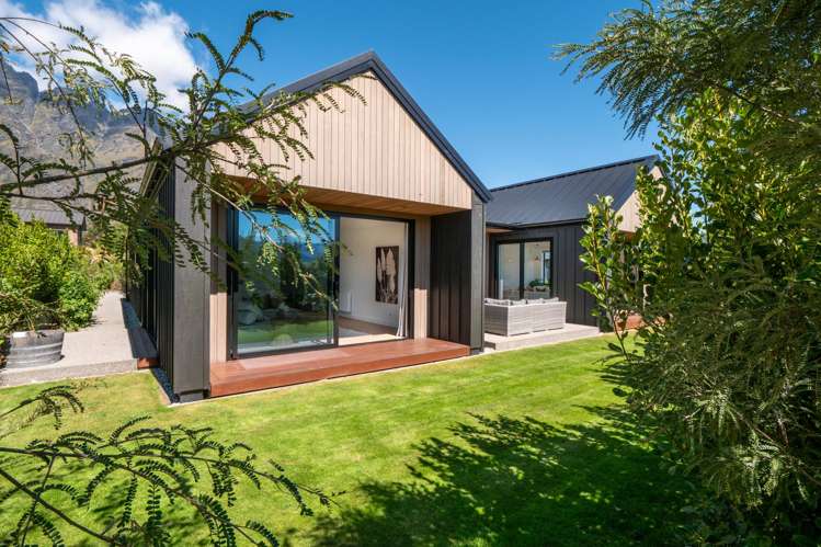 7 Torridon Court Jacks Point_21