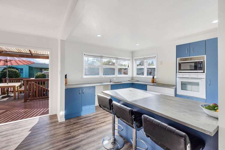 332 Glengarry Road Glen Eden_5