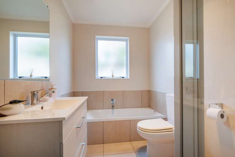 10 Galea Grove Kelvin Grove_19