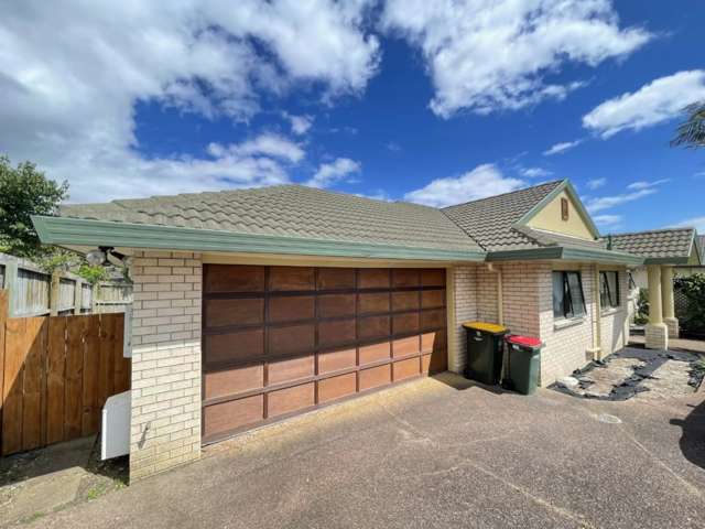 12 John Brooke Crescent, East Tamaki Heights