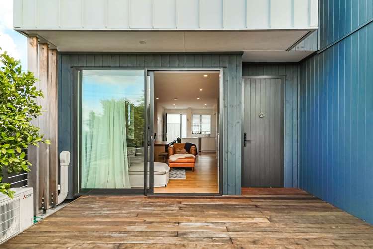 31/82 East Coast Road_2