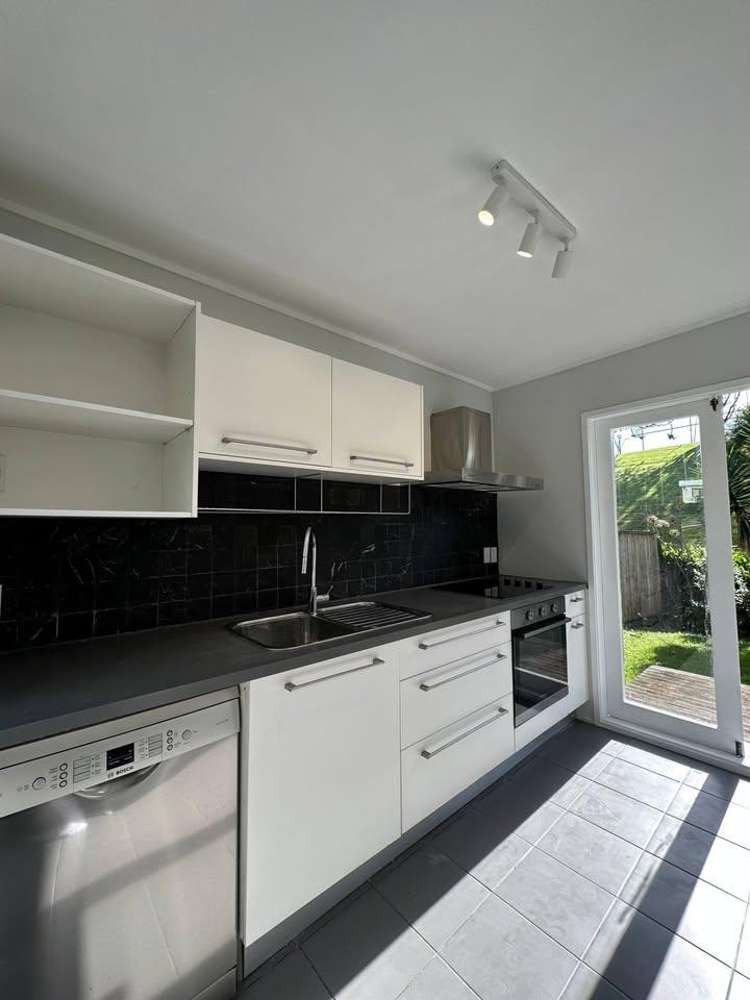 2/43 Stott Ave Birkdale_5