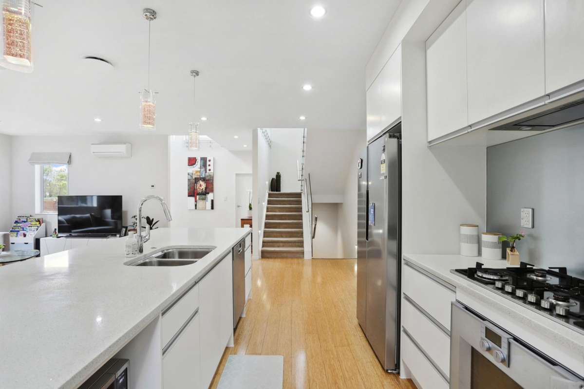 18 McCahon Place_4