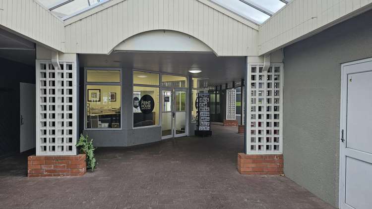 Shop 16/10 Napier Road_0