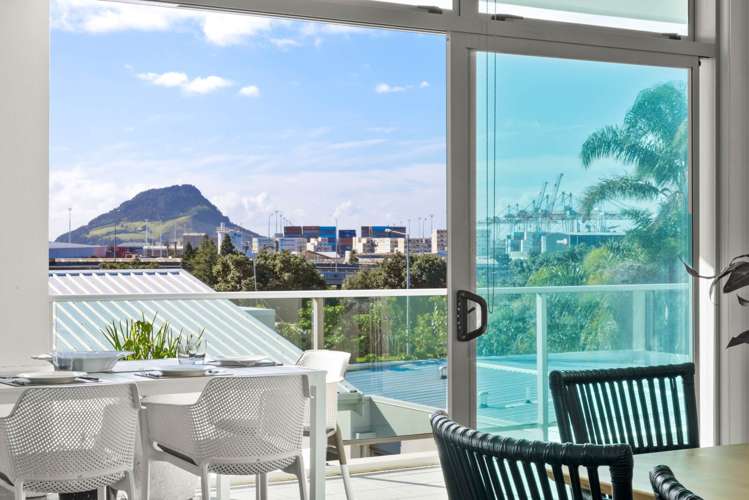 4/52 Cliff Road Tauranga Central_2