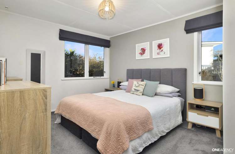 22 Bartlett Grove Tawa_11