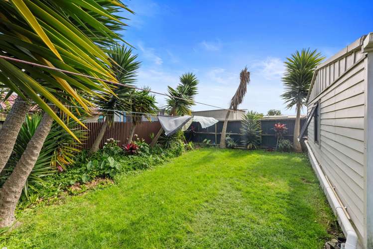 8 Comet Crescent Mangere_12