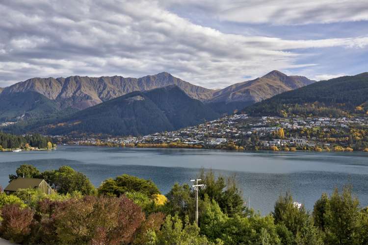 562 Peninsula Road Kelvin Heights_3