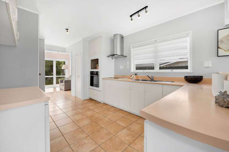 13 Maugham Drive Bucklands Beach_6