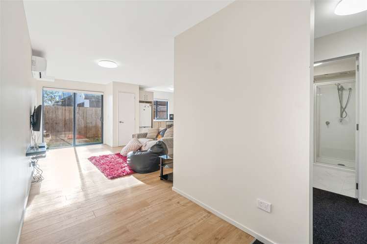 2/120 Stanmore Road Linwood_6
