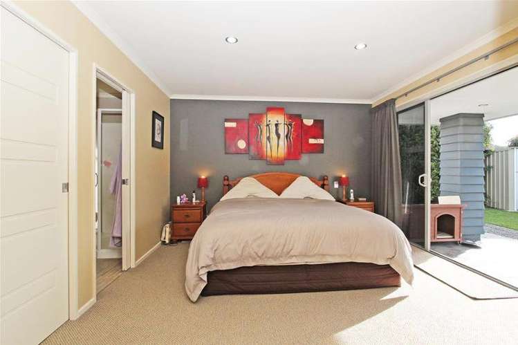 61 Covent Drive Stoke_7