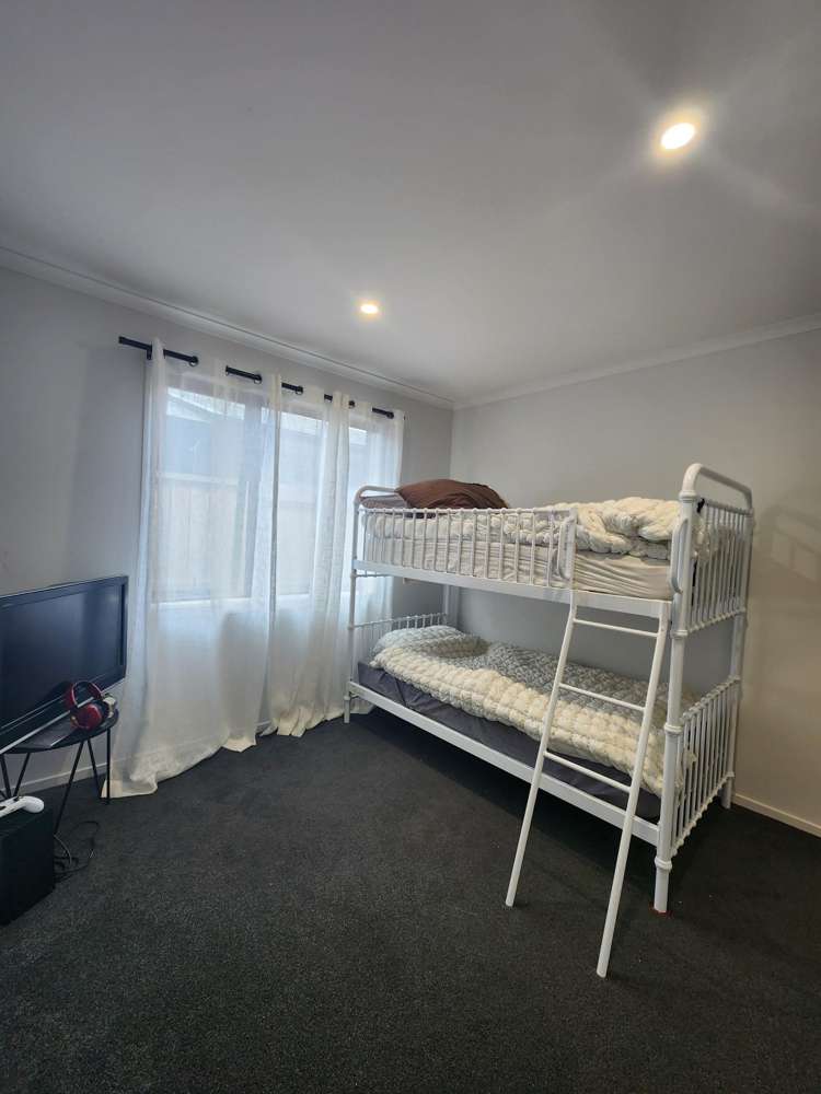 16 Taiatea Drive Baverstock_7