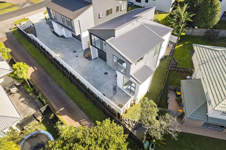 2/32 Caversham Drive Torbay_34