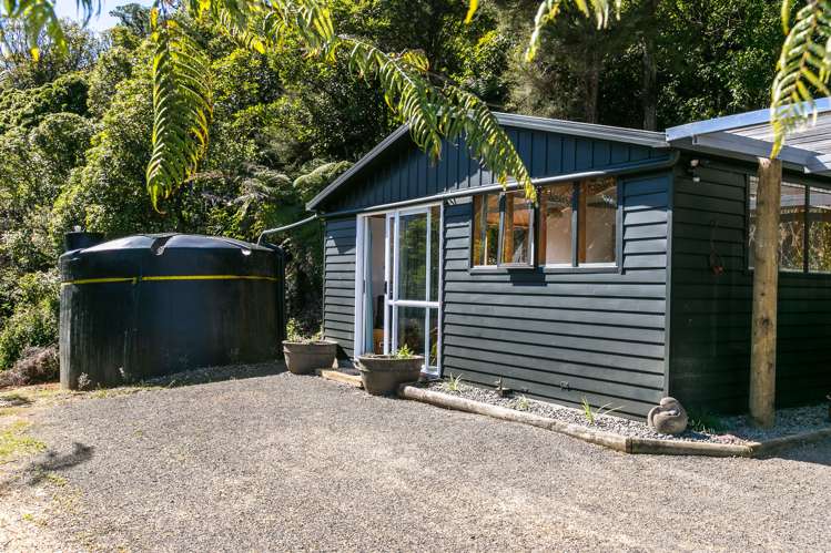 215 Queen Charlotte Drive Havelock_13
