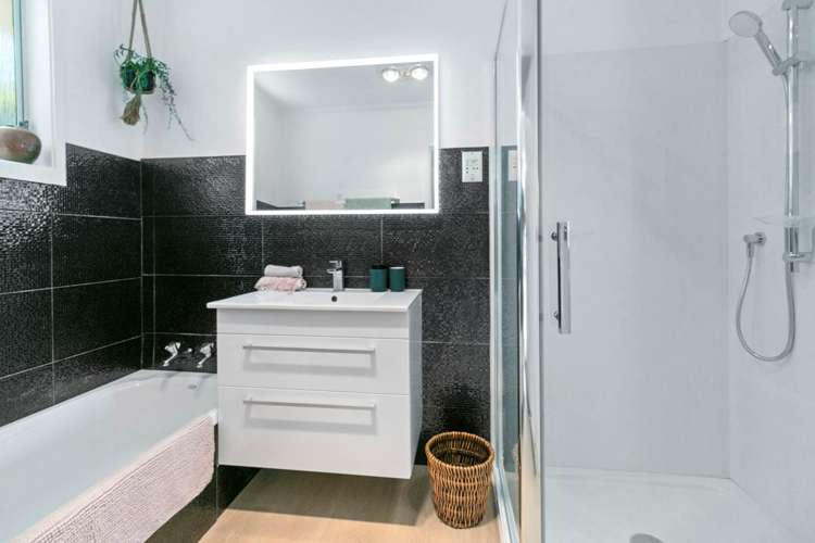 16 Onedin Place Titirangi_15