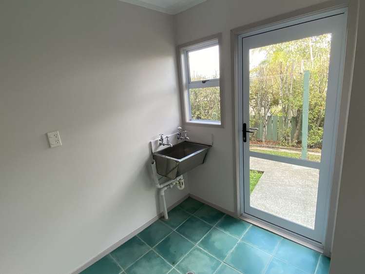 8A Melandra Road Stanmore Bay_15