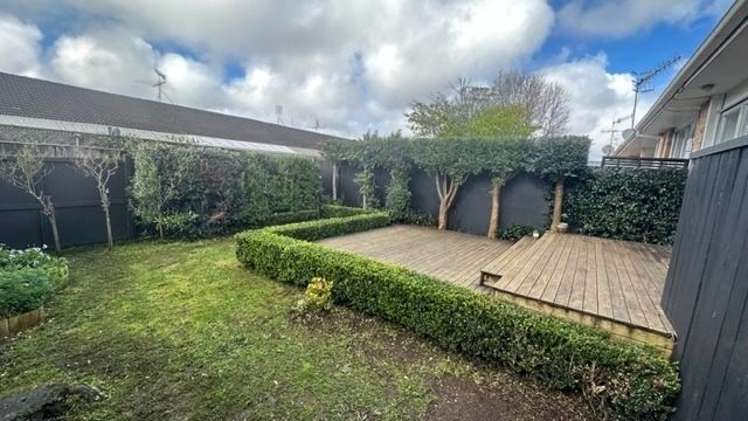 1/43 Abbotts Way Remuera_12