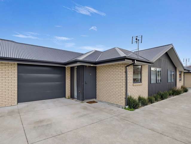 Easy Living, Minutes from the City