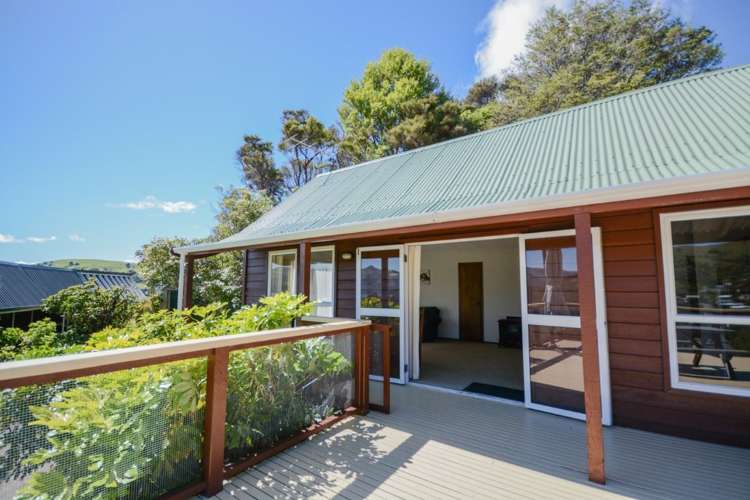 17 Settlers Hill Akaroa_24
