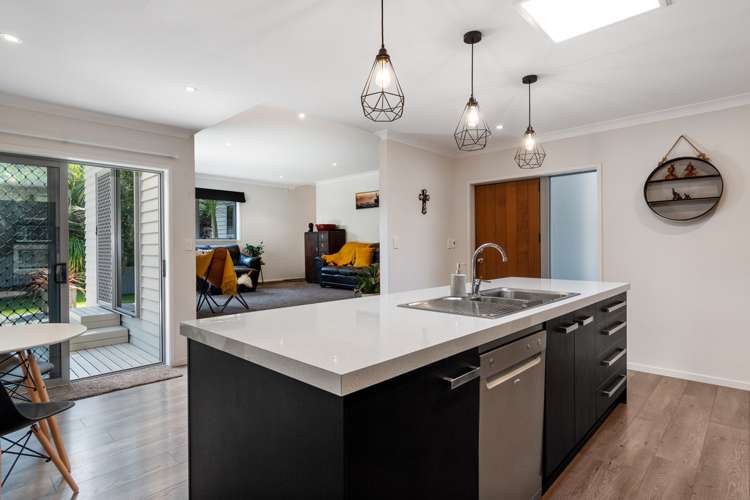 5h Winiata Street Brookfield_7