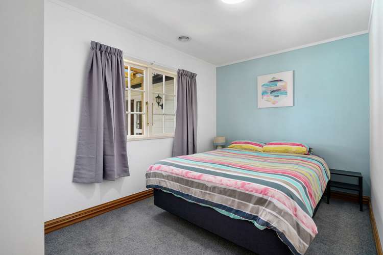 16 Cowley Drive Leamington_13