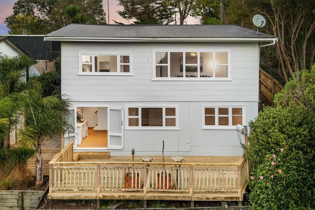 393 Wairau Road_0