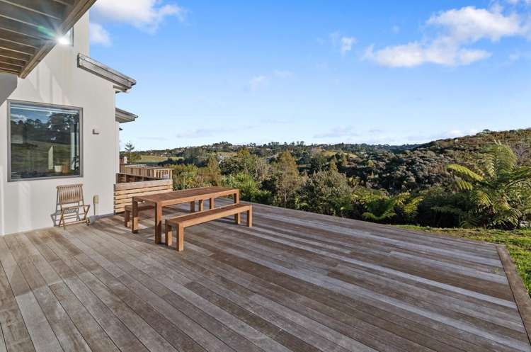8 Ridgelea Road Long Bay_13
