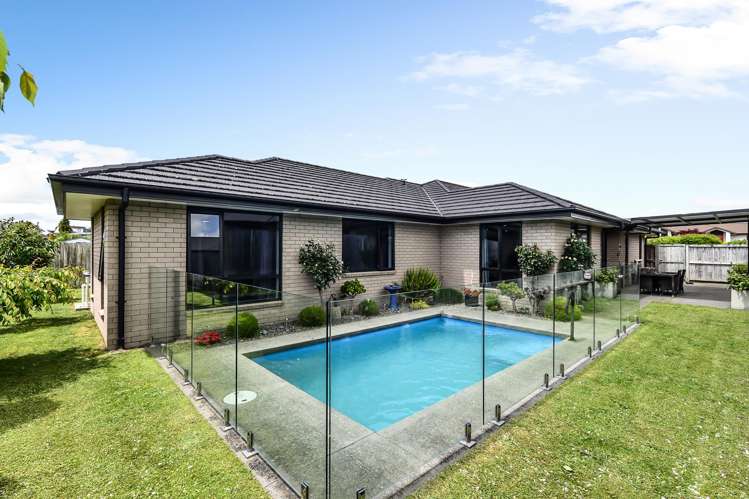 8 Carlingford Rise Dinsdale_8