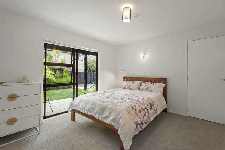 2/14a Commodore Parry Road Castor Bay_17