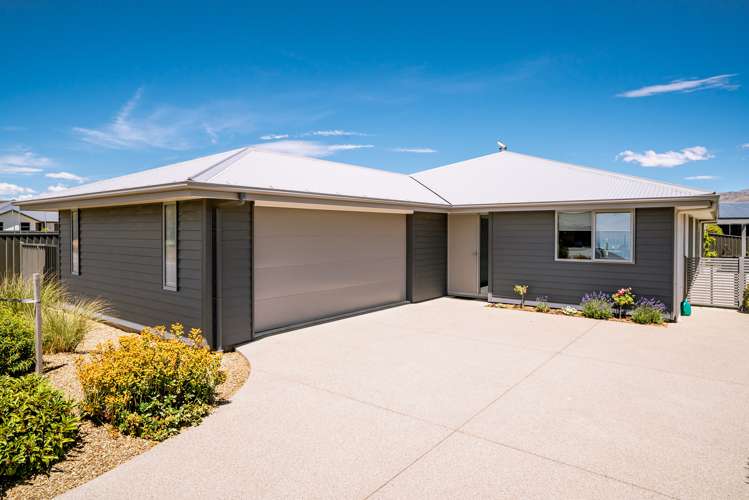 3 Magnetic Place Cromwell_20