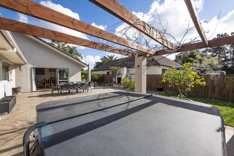 4 Crannog Fen Wattle Downs_11