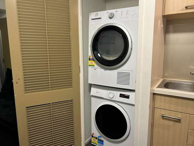 3E1/8 White Street City Centre_4