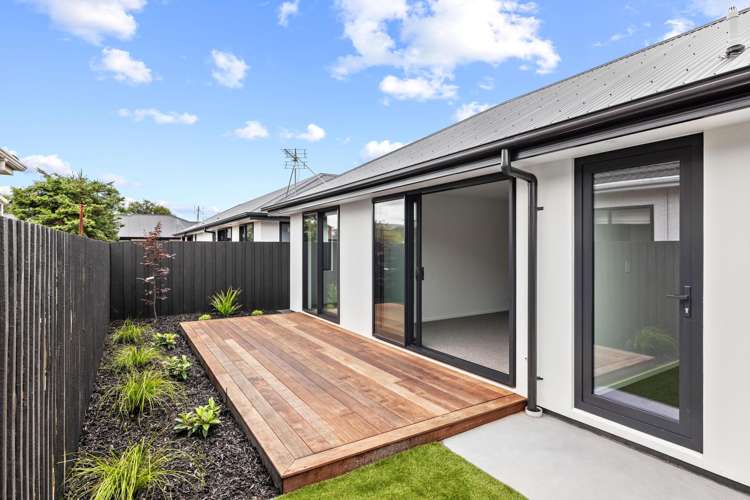 2/7 Cossar Street Burwood_15